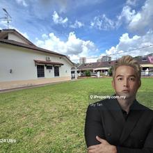 Taman Molek Single Storey Corner Lot  5532 Sqft Gated 