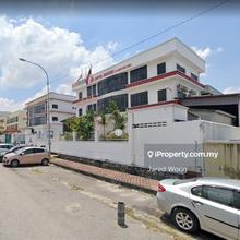 Prime Location Semi Detached Warehouse @ Taman Perindustrian Puchong!!