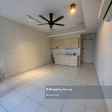 Neo Damansara Partly Furnished 1 Car park Pool view,Good condition