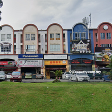End-lot and facing main road