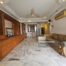 Renovated unit with wet and dry kitchen, built in wardrobe, nice view!