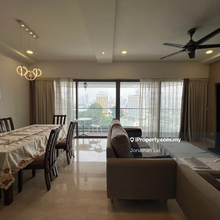 Fully Furnished Unit and Unblocked Unit