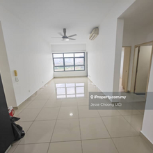 Lakeville For Sale,Partly Furnished,978 sqft,2 car park side by side