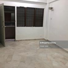 Great Location! Good Condition Unit! Highly Demand!
