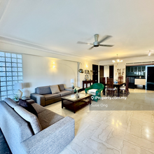 Spacious 3-bedroom apartment in bukit ceylon and newly Renovated