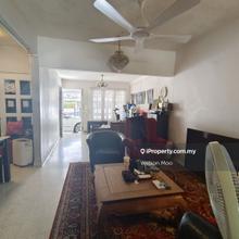Freehold @ Basic unit @ Walking distance to mosque, groceries