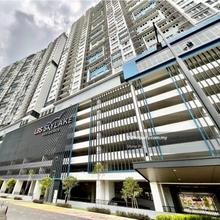 Bank Lelong, Skylake Residence