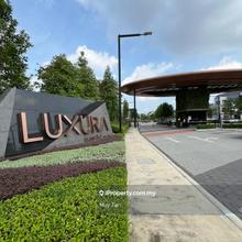 Luxura Designer Link Villa/ Elora 2 Storey End Lot at Twentyfive7 