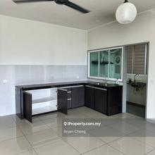 1055sf with balcony, 3 room, 2 side by side carpark