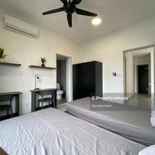 Riana South Master room for rent