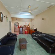 Freehold single storey terrace house for sale in town area