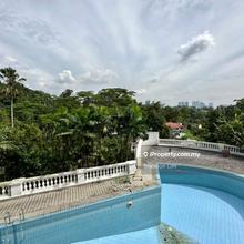 Prime location with a view 