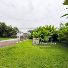 Well kept Bungalow Ss1 Kampung Tunku Freehold With Land Greens