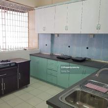 Putra Place 1000sft Renovated and Furnished near Queensbay