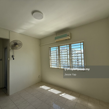 Casa Riana - Bandar Putra Permai, Seri Kembangan, Puncak Jalil