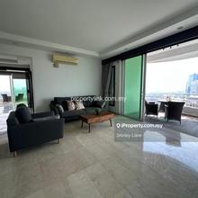 Spacious Breezy Balcony KLCC View, High Ceiling, Quality Tasteful Reno