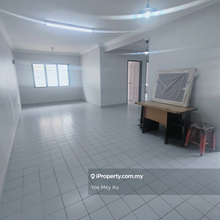 Permas Jaya Johor Bahru flat near ciq good condition 