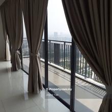 High floor for sale facing forest! spacious layout!