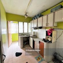 Sri Intan 1,move in condition,well keep,easy access,3r2b,must view