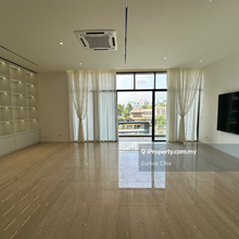 Super low density with private lift and nice environment good to stay