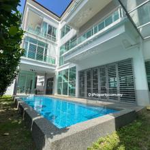 With Lift & Pool
