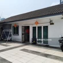 Cosy and Renovated Single Storey Bungalow For Sale