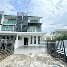 Corner Lot, 3 Storey Bangi Avenue 3, Bangi