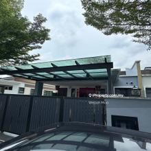2.5 storey semi-d @ tastefully renovated @ freehold