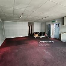 Serdang Perdana shop office with lift, partly furnish with partition 