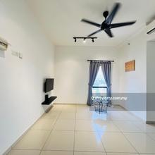 Centrus Soho corner 1 bedroom unit with sofa for rent