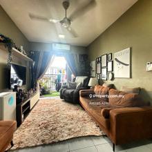 Rumah dijaga elok dan renovate cantik