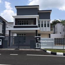 Gated Guarded Brand New Vista Kirana Double Storey Bungalow v Balcony