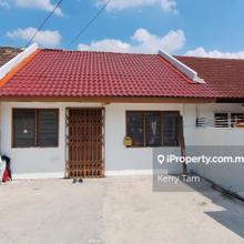 Short walk to LRT station, digital mall, Jaya Mall and Plaza 33 mall