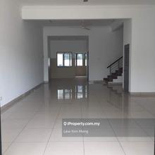 Face Garden More Parking / 3sty Bandar Puteri Puchong 6