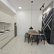 Dual key unit and renovated into 2 seperate room, freehold