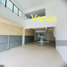 Face main road corner with mezzanine ground floor mahkota impian 