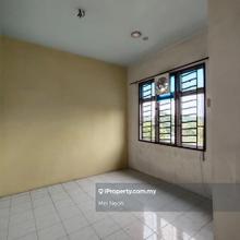 New Paint Unfurnished Unblock View Good Condition Walk Up Shop Apt
