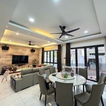 Fully Renovated & Extend Good Condition Call Echo For Viewing