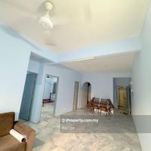 Ready to move in, well maintain unit, bustop and shoplot nearby