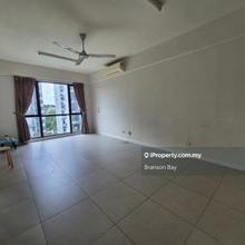855sf, 2 Car Park, Facing Amaya Saujana