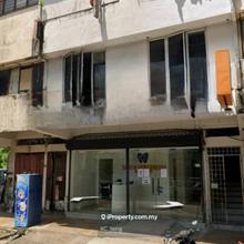 3 storey Shoplot , taman sri Ampang , high Roi 