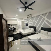 Walking distance to Putra Mall, LRT, PWTC