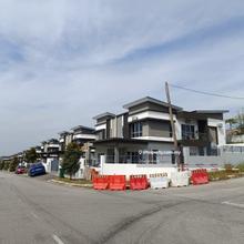 2 Storey Corner Lot 