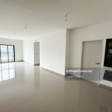 2 Masterbedroom with Largest Build Up Area