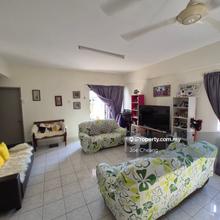 Shot walk to MRT, Corner unit ,Good for Own Stay and Investment