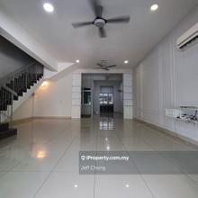 Perennia @ Rimbayu 2-Storey Partially Furnished For Rent