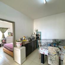 Freehold, Balcony Facing Desa Parkcity. Medan Putra Menjalara