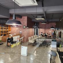 Good looking shoplot/office
