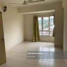Strategic location, 5 minutes drive to Lrt n Mrt