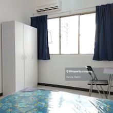 Comfortable Well Furnished Middle Room For Rent at Pearl Point